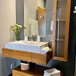 Crystal House 홈스테이 앙그라두에루이스무