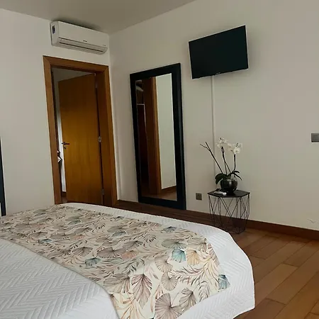 Crystal House Homestay szállás Angra do Heroísmo